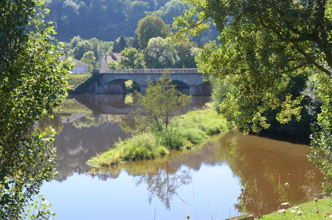 Gite Au Bord De L'Eau Jusqu'A 8 Personnes Chambon-sur-Voueize Exteriér fotografie